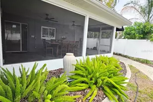 3435 Overlook Dr NE, Saint Petersburg, FL 33703 - Photo 5