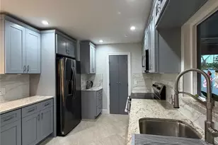 3435 Overlook Dr NE, Saint Petersburg, FL 33703 - Photo 3