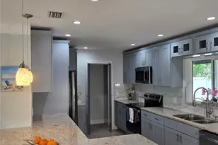 3435 Overlook Dr NE, Saint Petersburg, FL 33703 - Photo 11