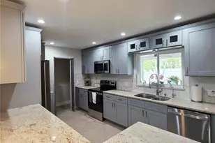 3435 Overlook Dr NE, Saint Petersburg, FL 33703 - Photo 19