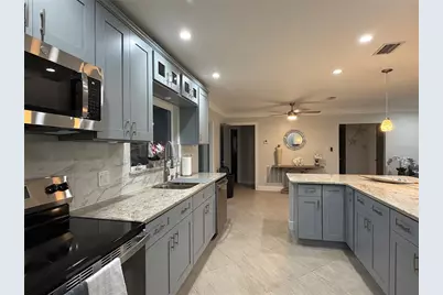 3435 Overlook Drive NE, Saint Petersburg, FL 33703 - Photo 13