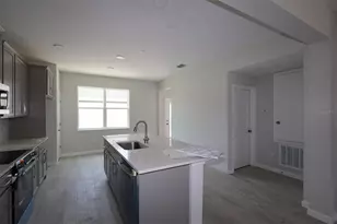 1402 Mount Royal Dr, Saint Cloud, FL 34771 - Photo 3