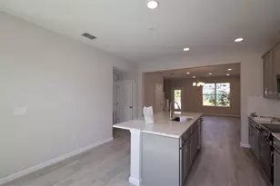 1402 Mount Royal Dr, Saint Cloud, FL 34771 - Photo 5