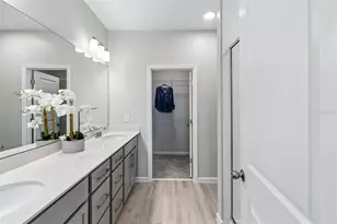 1402 Mount Royal Dr, Saint Cloud, FL 34771 - Photo 19