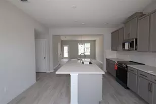 1402 Mount Royal Dr, Saint Cloud, FL 34771 - Photo 5