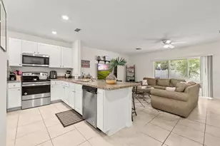 9014 Wildflower Ln, Kissimmee, FL 34747 - Photo 9