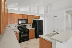2609 Meadow Oaks Loop, Clermont, FL 34714 - Photo 5