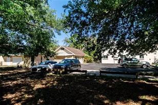 400 20th St E, Bradenton, FL 34208 - Photo 9