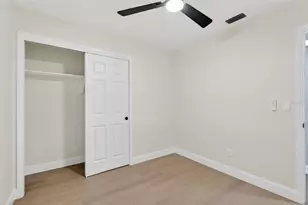 6020 Cresthill Dr, Tampa, FL 33615 - Photo 13