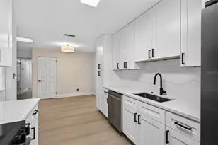 6020 Cresthill Dr, Tampa, FL 33615 - Photo 7