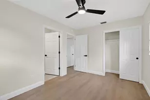 6020 Cresthill Dr, Tampa, FL 33615 - Photo 9