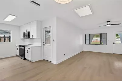 6020 Cresthill Drive, Tampa, FL 33615 - Photo 3