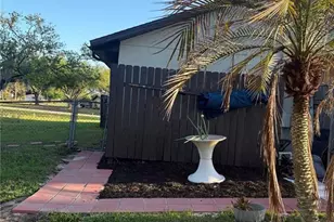 31639 Stirrup Ln, Wesley Chapel, FL 33543 - Photo 13