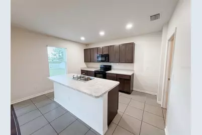 35687 Hillbrook Avenue, Zephyrhills, FL 33541 - Photo 11