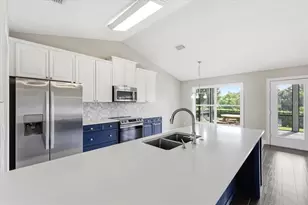 1051 Stationside Dr, Oakland, FL 34787 - Photo 13