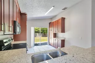 10021 Cypress Meadows Ln, Orlando, FL 32825 - Photo 11
