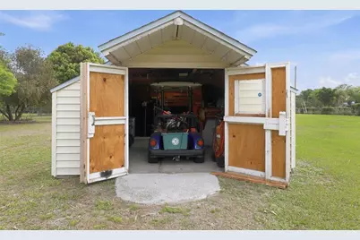 2425 Hawk Griffin Road, Plant City, FL 33565 - Photo 43