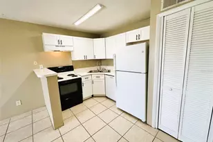 4760 Walden Cir, Orlando, FL 32811 - Photo 7