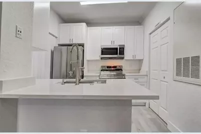 2674 Robert Trent Jones Drive #322, Orlando, FL 32835 - Photo 9