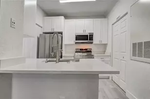 2674 Robert Trent Jones Dr, Orlando, FL 32835 - Photo 9