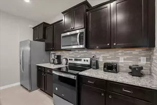 16225 St Kitts Cir, Clermont, FL 34714 - Photo 7