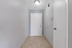 5633 Marvell Ave, Orlando, FL 32839 - Photo 3