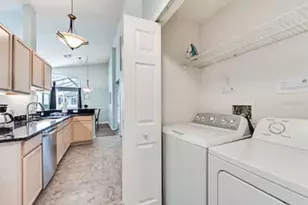 768 Majesty Dr, Davenport, FL 33837 - Photo 5