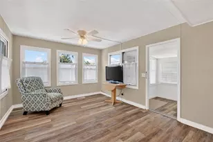 465 Marina Ln, Tavares, FL 32778 - Photo 9