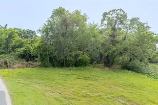 N Seminole Lake Blvd, Plant City, FL 33563 - Photo 1