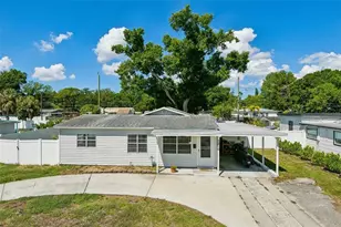 7210 14th St N, Saint Petersburg, FL 33702 - Photo 1