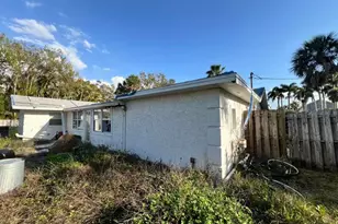749 Siesta Dr, Sarasota, FL 34242 - Photo 7