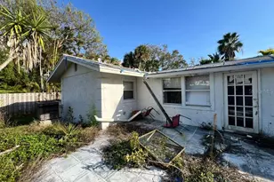749 Siesta Dr, Sarasota, FL 34242 - Photo 1