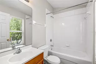 1304 Denman Ct, Wesley Chapel, FL 33543 - Photo 9
