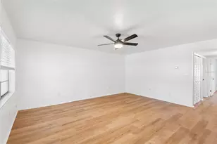 2865 51st St S, Gulfport, FL 33707 - Photo 3