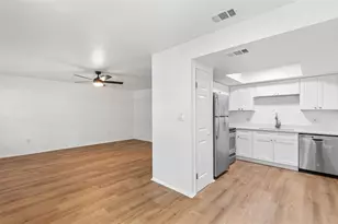 2865 51st St S, Gulfport, FL 33707 - Photo 5