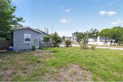 300 52nd Street S, Saint Petersburg, FL 33707 - Photo 3
