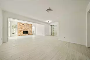 10403 Lake Carroll Way, Tampa, FL 33618 - Photo 13