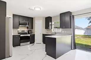 2126 Blackstone Landing Dr, Kissimmee, FL 34758 - Photo 5