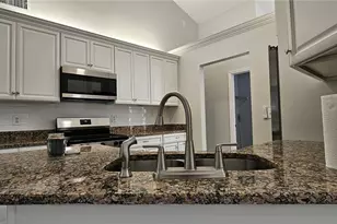 370 S Cobble Ct, Mount Dora, FL 32757 - Photo 7