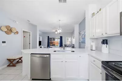 1120 Las Fuentes Drive, Kissimmee, FL 34746 - Photo 7