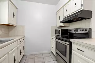 847 Carlson Dr, Orlando, FL 32804 - Photo 9