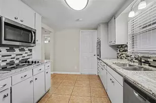 8006 Mimosa Dr, Port Richey, FL 34668 - Photo 5