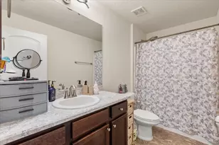 906 Edith Dr, Fruitland Park, FL 34731 - Photo 9