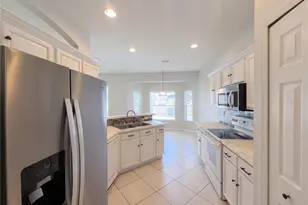6457 Myrtlewood Dr, Lakeland, FL 33810 - Photo 9