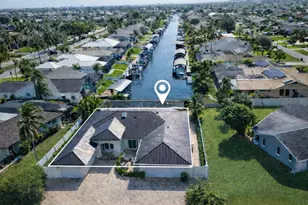 808 SW 52nd St, Cape Coral, FL 33914 - Photo 7