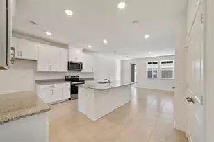 686 Lola Ln, Oviedo, FL 32765 - Photo 3