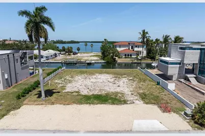 581 Rountree Drive, Longboat Key, FL 34228 - Photo 1