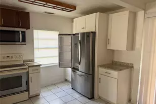 636 S Park Ave, Winter Garden, FL 34787 - Photo 3