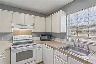 1526 Tangelo Cir, Kissimmee, FL 34746 - Photo 11