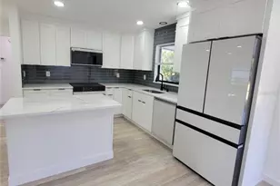 328 E Bay St, Osprey, FL 34229 - Photo 7